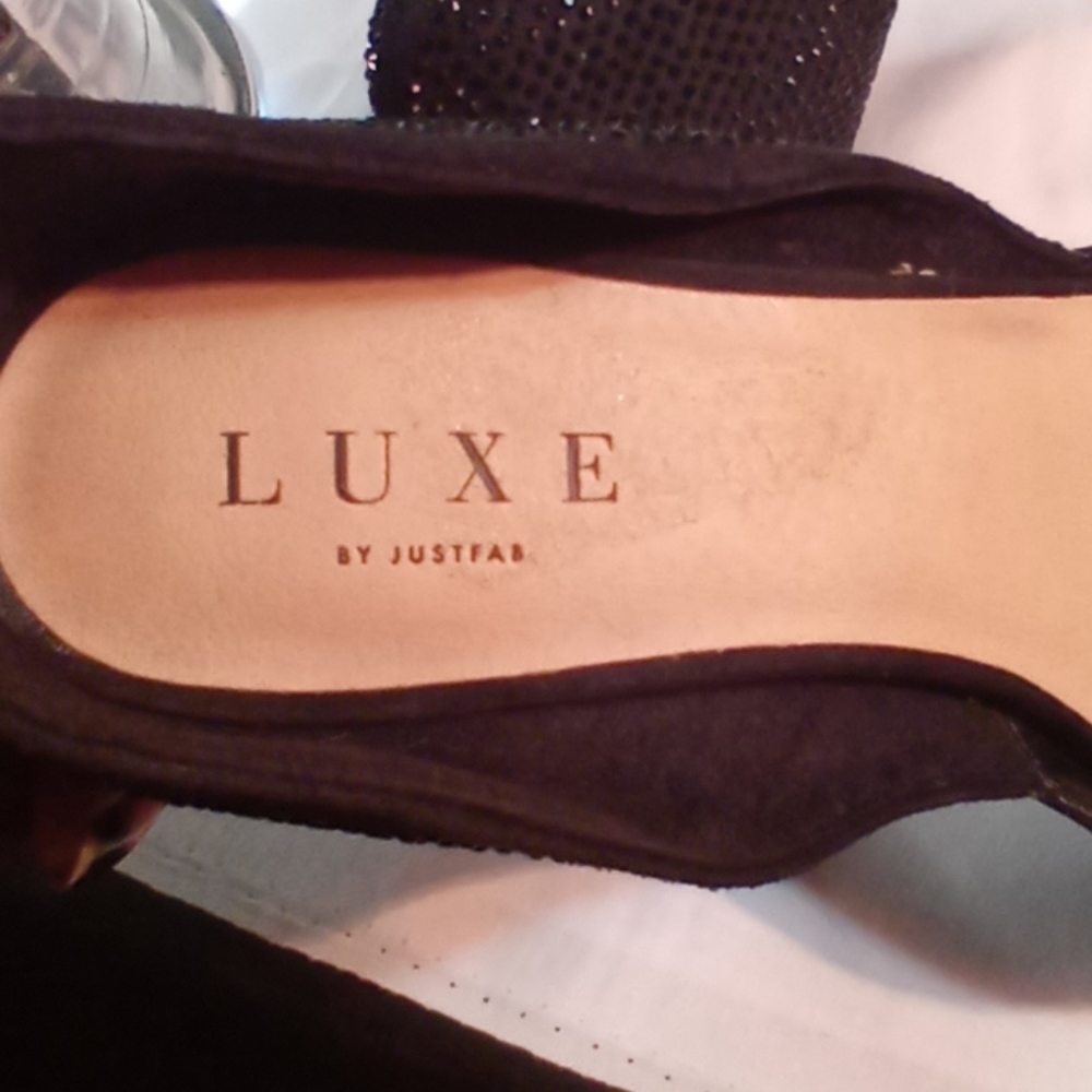 Luxe - Picture 5 of 5